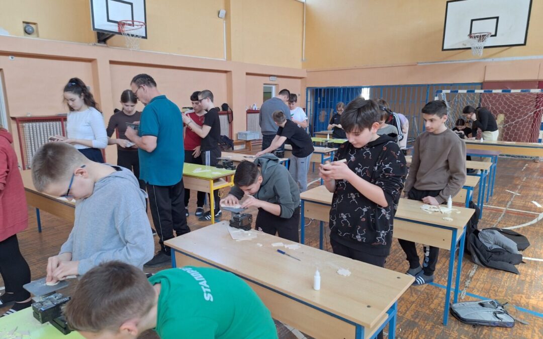 Učenici pokazali vještinu izrade modela vjetrenjače