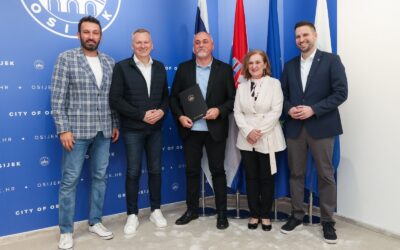 Uručenje ugovora za izgradnju školsko-sportske dvorane u našoj školi